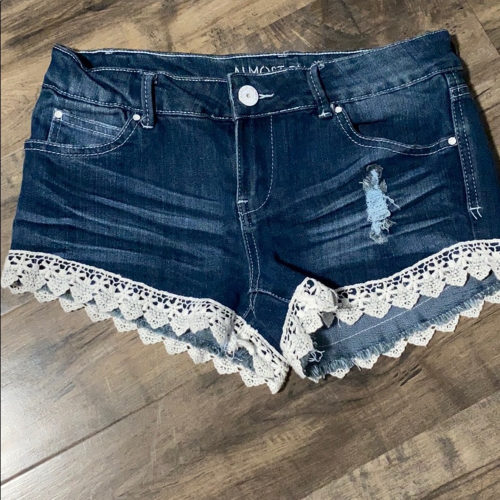 Almost Famous Lace Shorts size 7